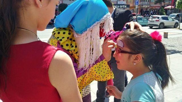 Doğa Cadde&rsquo;de 23 Nisan Coşkusu 2