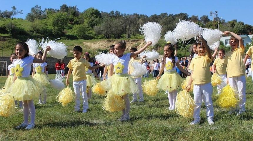 Umurbey&rsquo;de 23 Nisan Coşkusu