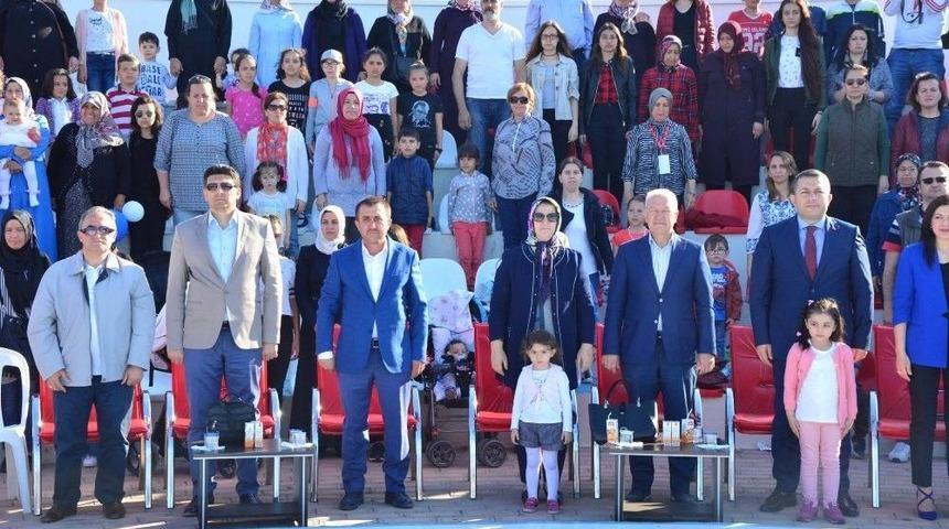 Lapseki&rsquo;de 1. Uluslararası Troya &Ccedil;ocuk Halk Dansları Festivali Yapıldı