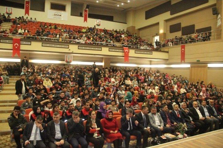 Şanlıurfa’da 8. Sınıf Öğrencilerine Soru Bankası Dağıtıldı G1