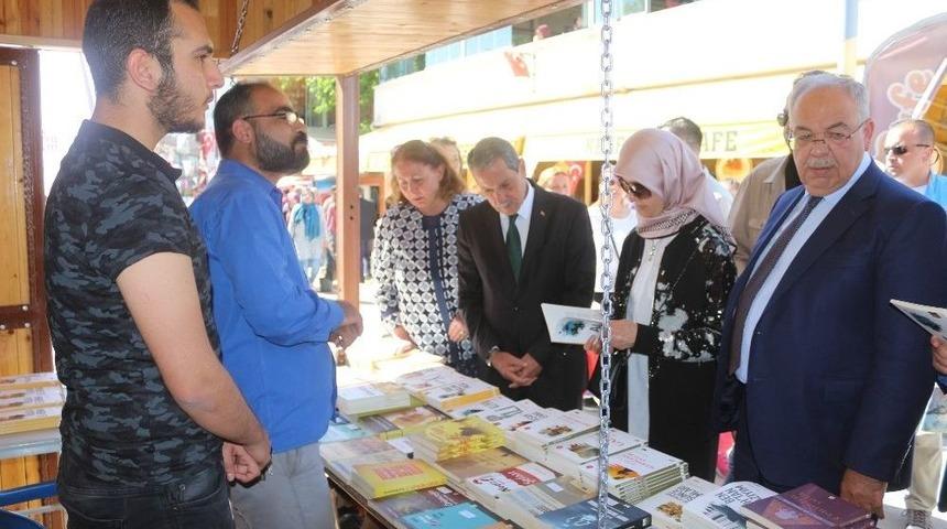 Adıyaman’da Kitap Fuarı Yoğun İlgi Gördü