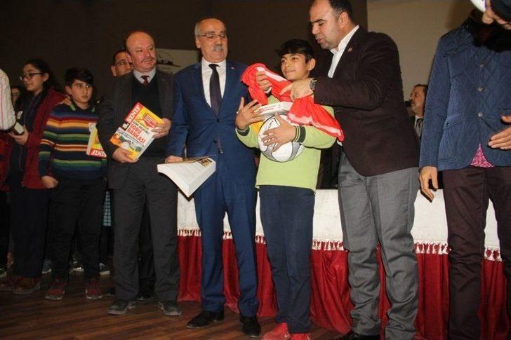 Şanlıurfa’da 8. Sınıf Öğrencilerine Soru Bankası Dağıtıldı G4