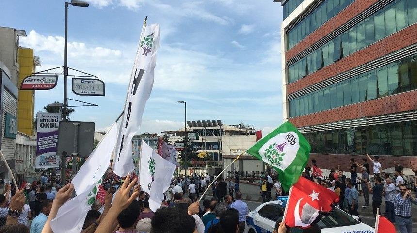 İnce&rsquo;den Hdp Bayraklı Karşılamaya Cevap: "hi&ccedil;bir Siyasi Parti Bayrağı İstemiyorum&rdquo;