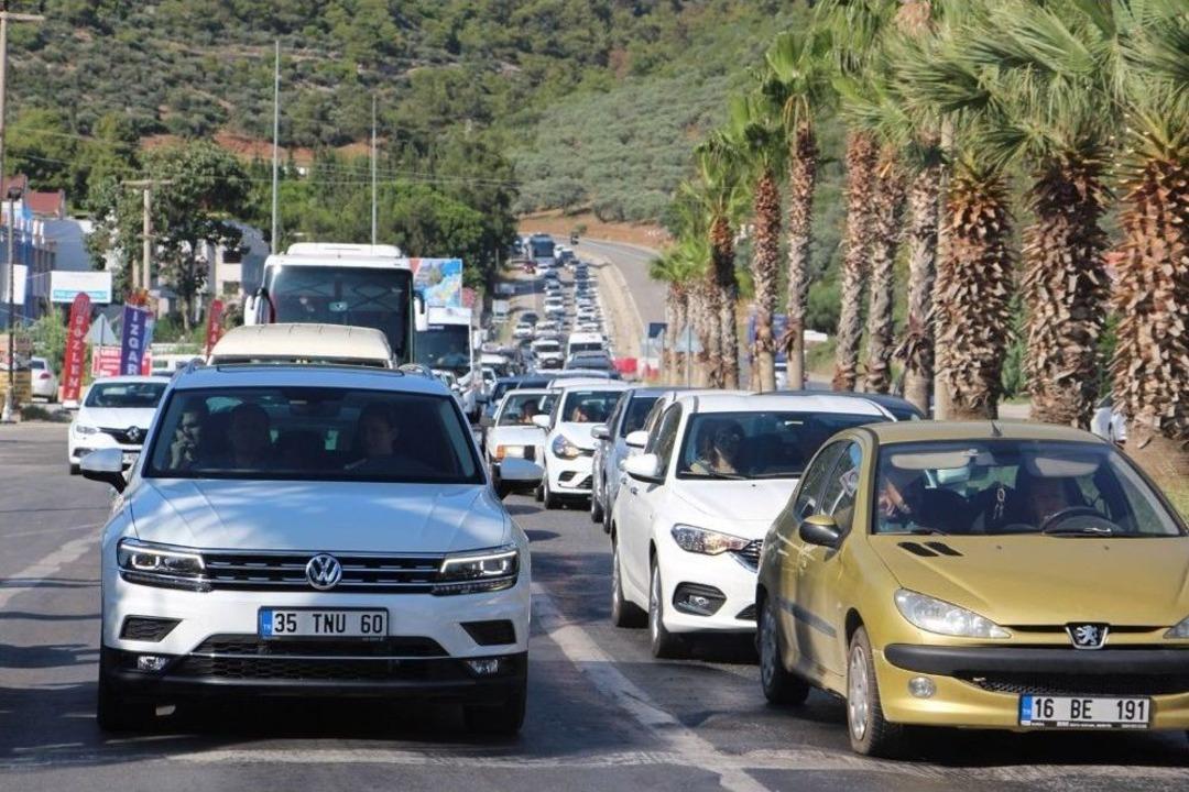 Kuşadası&rsquo;nda Bayram Yoğunluğu Devam Ediyor