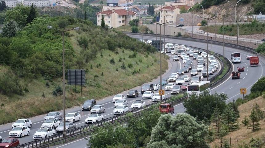 Kocaeli Tem&rsquo;de Bayram D&ouml;n&uuml;ş&uuml; Yoğunluğu