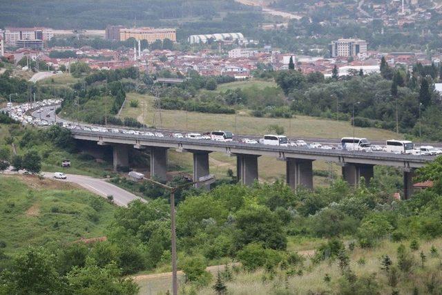 Kocaeli Tem’de Bayram Dönüşü Yoğunluğu