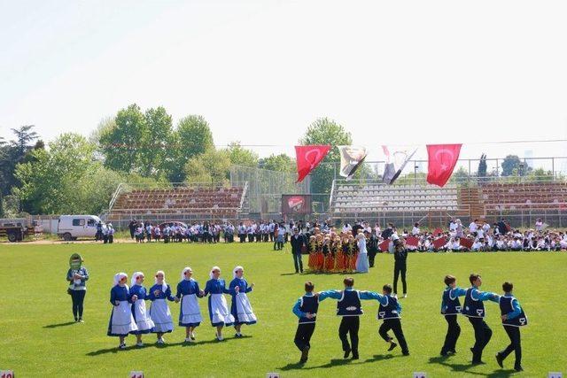 Körfez’de 23 Nisan Coşkusu Stada Sığmadı