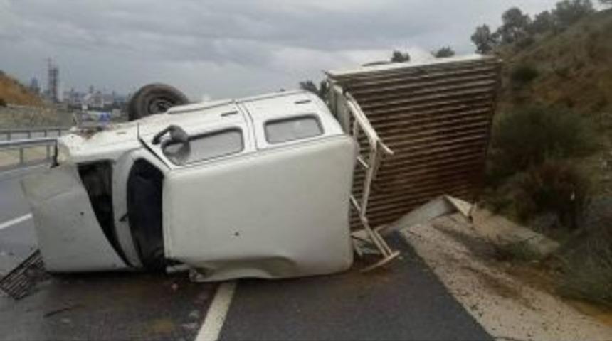 S&ouml;ke&rsquo;de Trafik Kazası: 1 Yaralı