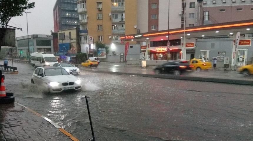 Sağanak Yağış Etkisini G&ouml;sterdi