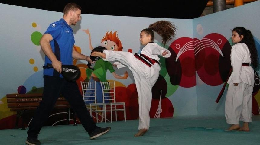 Şampiyon Sporculardan 23 Nisan G&ouml;sterisi