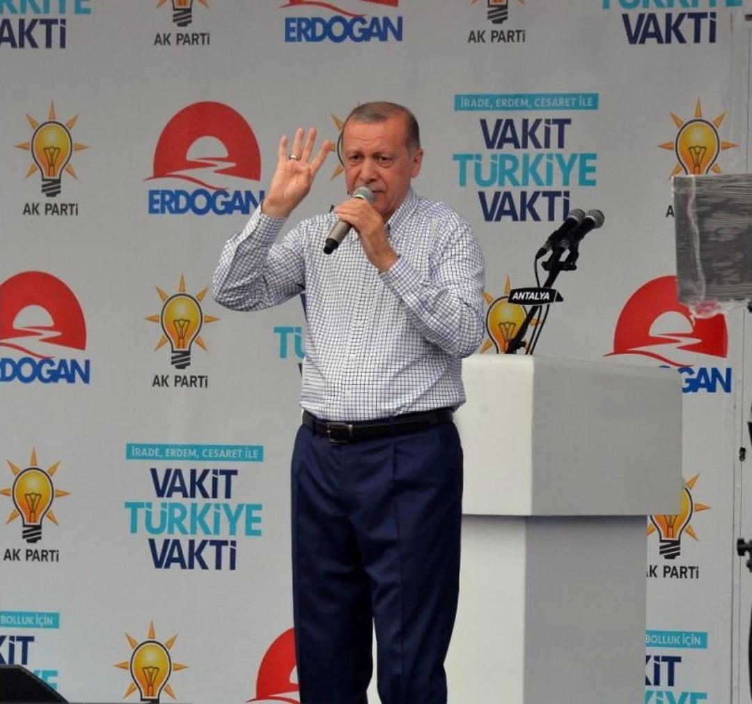 Cumhurbaşkanı Erdoğan: &ldquo;24 Haziran&rsquo;da Kim Kimin Apoletini S&ouml;kecek Bunların Hesabını Soralım"