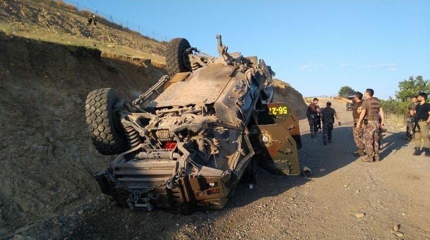 &Ouml;zel Harekat Aracı Devrildi: 2 Yaralı