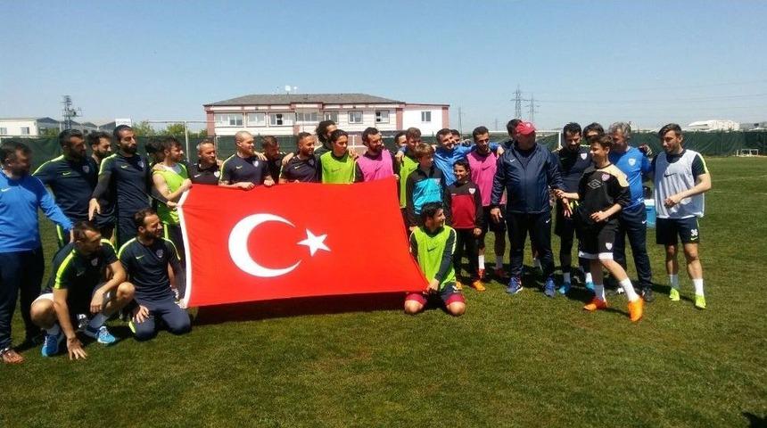 Bandırmasporlu Futbolcuları &Ccedil;ocuklar &Ccedil;alıştırdı
