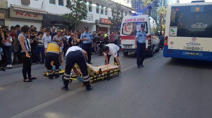 Sivil Ara&ccedil;lara Kapalı Yolda Trafik Kazası: 2 Yaralı