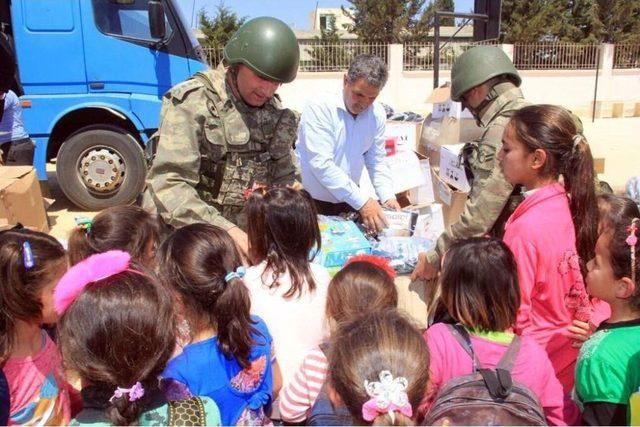 Tsk’dan 23 Nisan’da Suriyeli Çocuklara Hediye