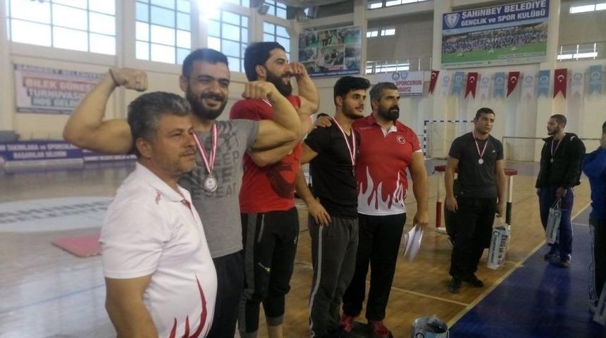 Şahinbey&rsquo;de Bilek G&uuml;reşi Şampiyonası D&uuml;zenlendi