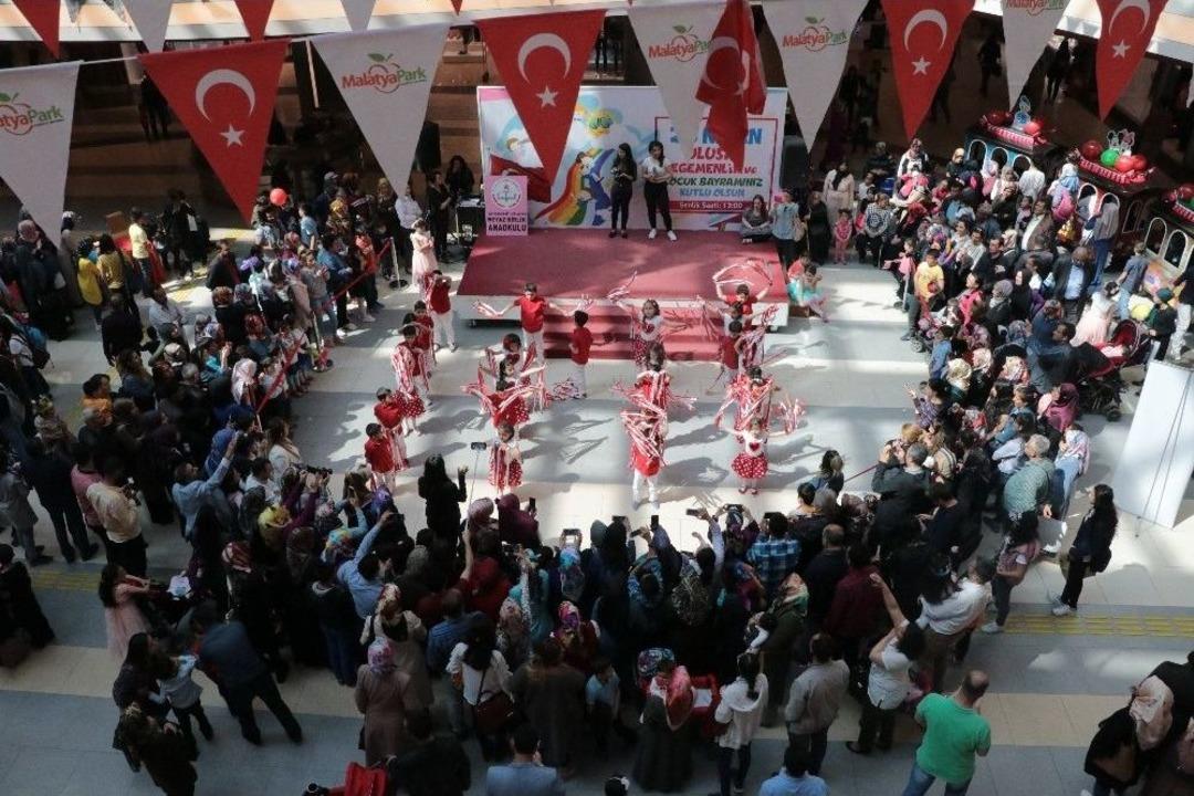 Malatya Park&rsquo;ta 23 Nisan Coşkusu