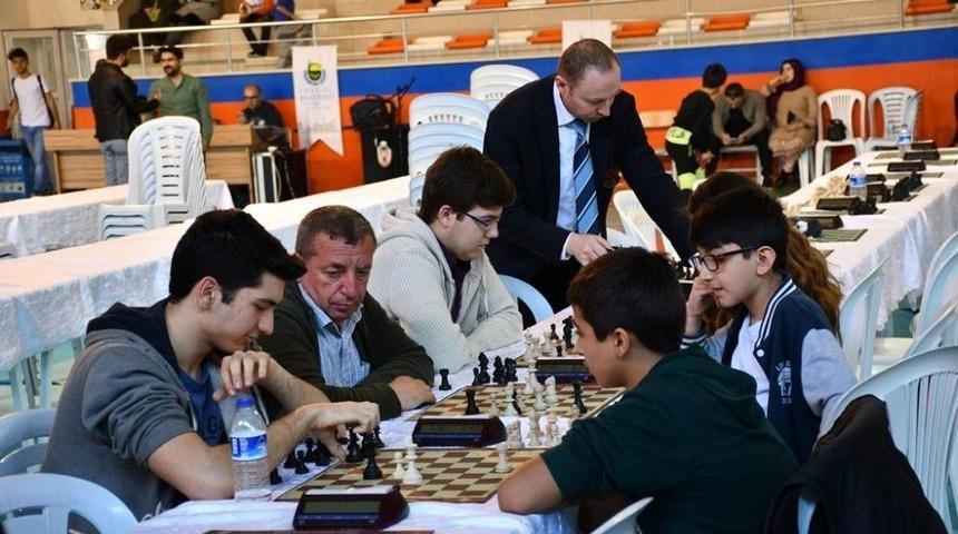 İneg&ouml;l&rsquo;de Satran&ccedil; Turnuvası