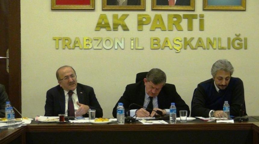 Başkan G&uuml;mr&uuml;k&ccedil;&uuml;oğlu Ak Parti İl Y&ouml;netimi İle Buluştu