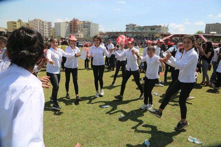 Terörden Arınan Silopi’de Halaylı 23 Nisan Kutlamaları G4