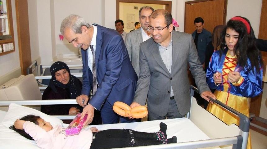 Demirkol&rsquo;dan &Ccedil;ocuklara Anlamlı Ziyaret