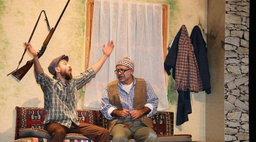 &rsquo;topuzlu&rsquo; Efeler&rsquo;de İzleyiciyle Buluştu