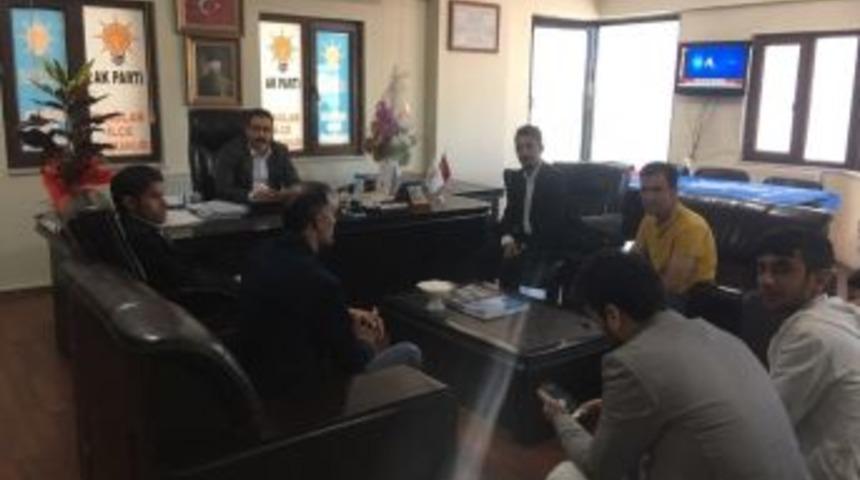 Diriliş Gen&ccedil;lik Federasyonundan Ak Parti Bağlar İl&ccedil;esine Ziyaret