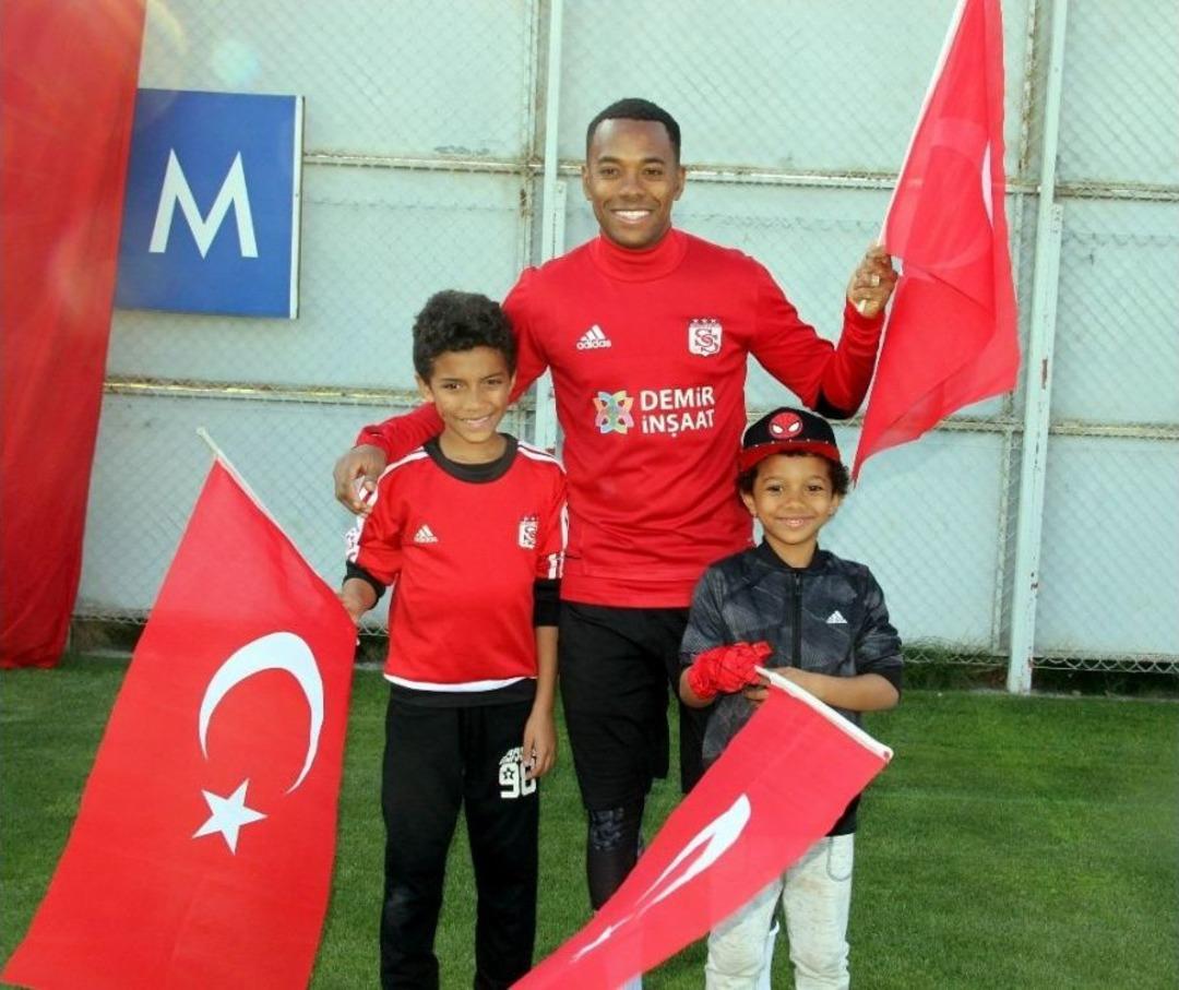 Aybaba: "futbol &Ccedil;ok Sertleşti, Yakışmıyor Bize"