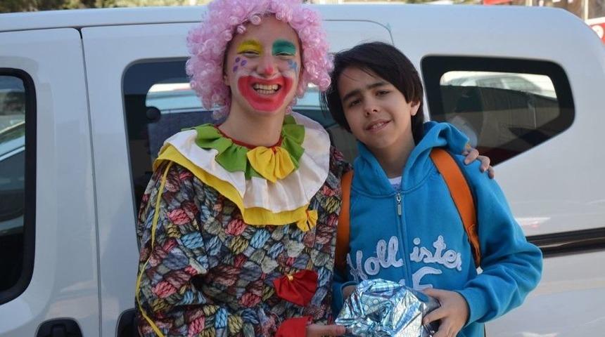 Tedavi G&ouml;ren Minikler Unutulmadı