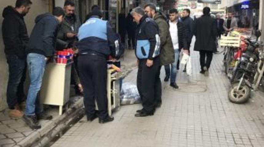 Iğdır&rsquo;da Sokakta Ka&ccedil;ak Sigara Satanlara Operasyon