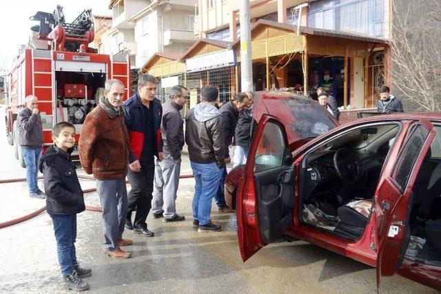 Hisarcık’ta Park Halindeki Otomobilde Yangın