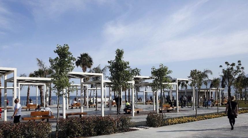 Konyaaltı Sahilinde İlk Etap Hizmete A&ccedil;ıldı