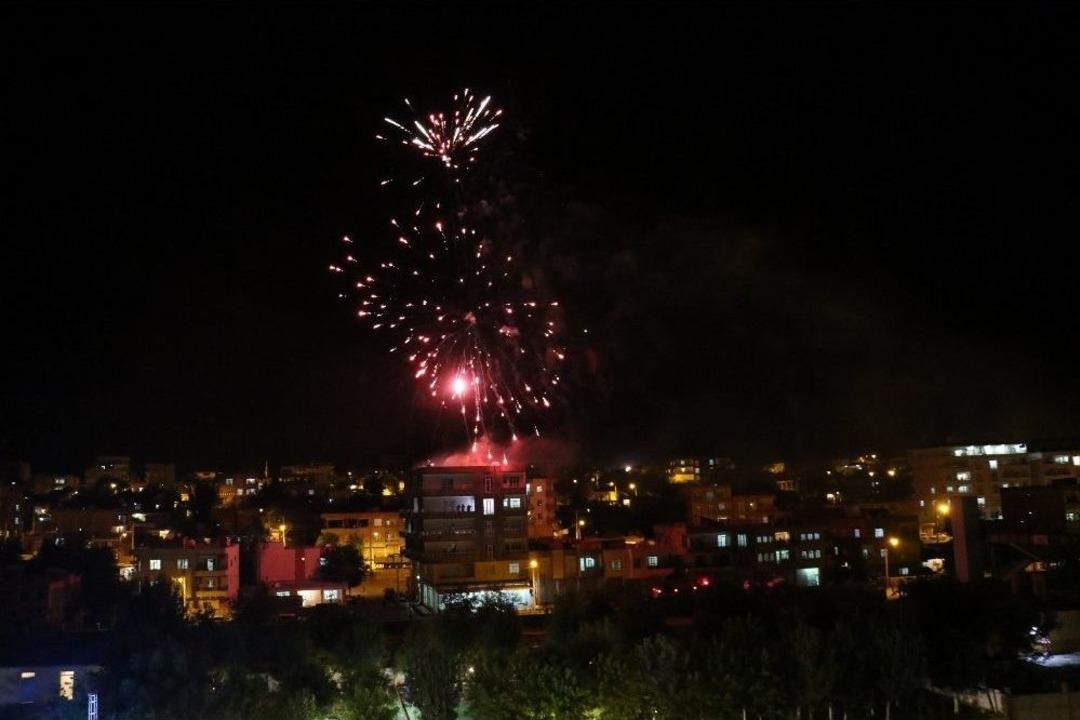 Bismil Belediye Başkan Vekili Kerem S&uuml;leyman Y&uuml;ksel: &ldquo;insanlarımız Artık Havai Fişekten Başka Ses Duymak İstemiyor&rdquo;