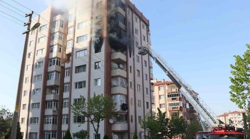 K&uuml;tahya&rsquo;da Yangın: 1&rsquo;i Ağır 4 Yaralı