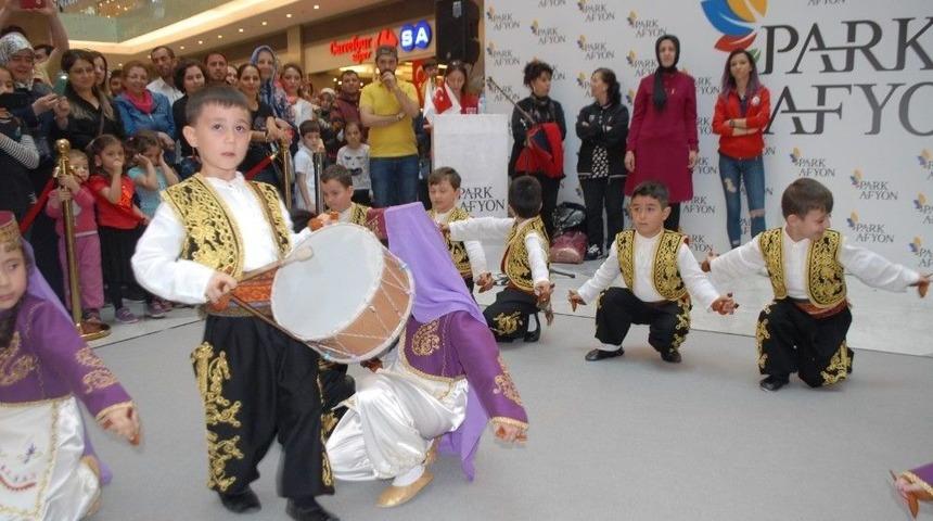 &Ccedil;ocuklar 23 Nisan&rsquo;ı Park Afyon&rsquo;da Kutladı
