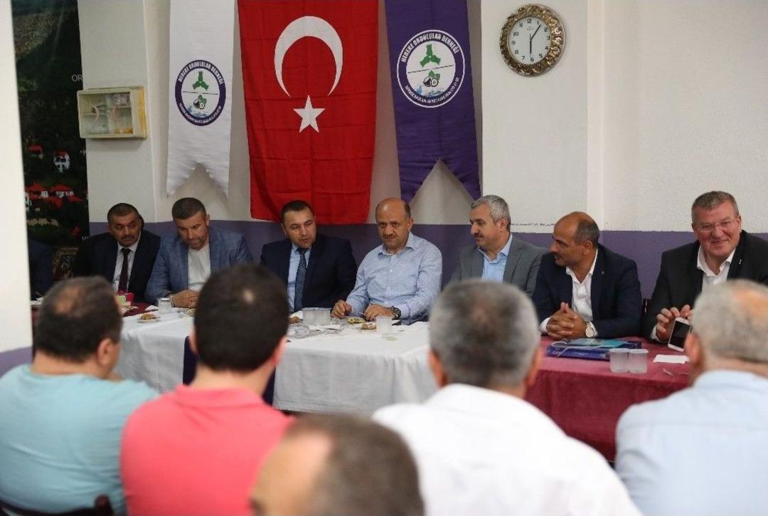 Başbakan Yardımcısı Fikri Işık, Kanaat &Ouml;nderleriyle Bir Araya Geldi