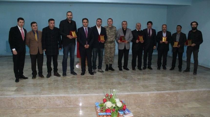 Yazar Ve Şairler &Ouml;ğrencilerle Bir Araya Geldi