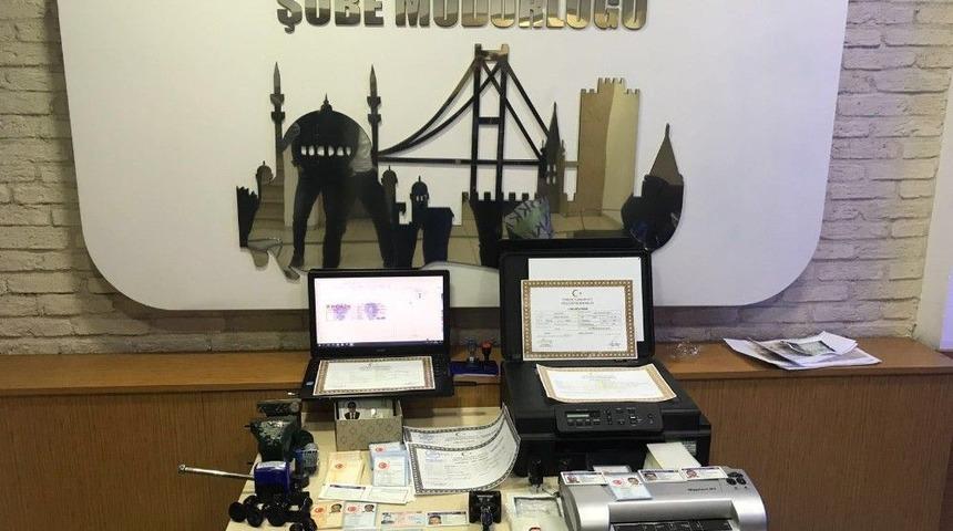 Sahte Belge Şebekesine Operasyon: 4 G&ouml;zaltı