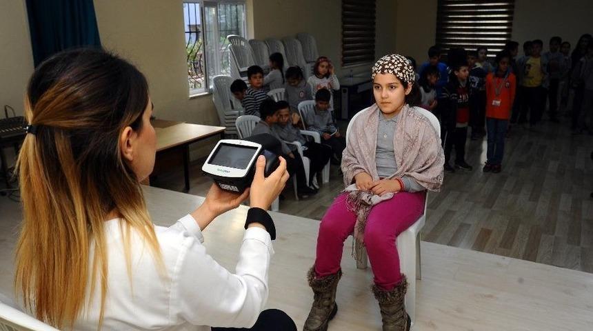 Kepez&rsquo;de 10 Bin 828 &Ccedil;ocuğa G&ouml;z Taraması Yapıldı