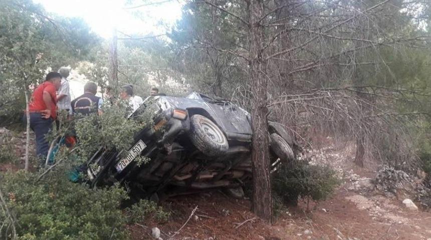 Kamyonet U&ccedil;uruma Yuvarlandı: 5 Yaralı