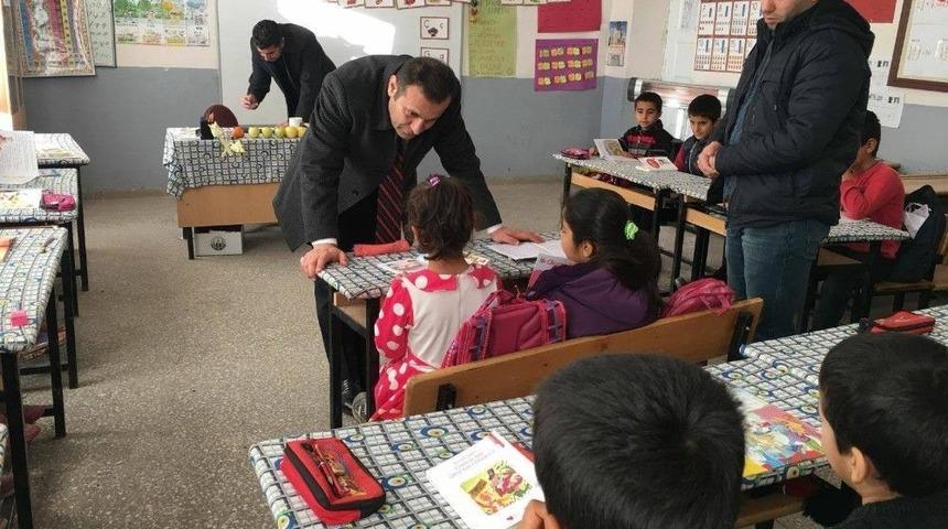 Müdür Tünçmen Köy Okullarını Denetledi
