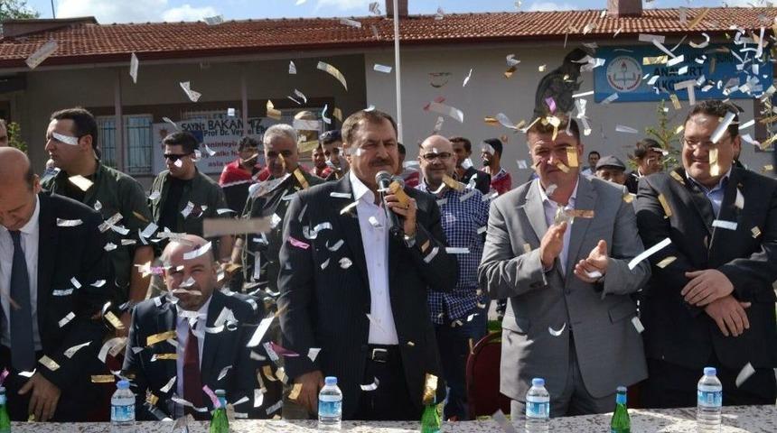 Bakan Eroğlu, Memleketi Şuhut&rsquo;ta Hemşehrileri İle Bayramlaştı