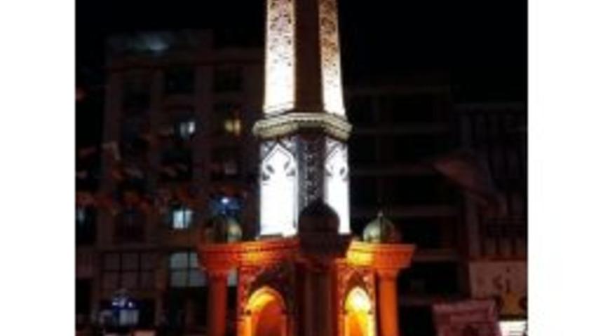 Demirci&rsquo;nin Saat Kulesinin Aydınlatması Yenilendi