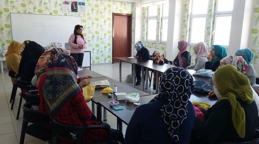 Sason’da Kadınlara Uyum Semineri