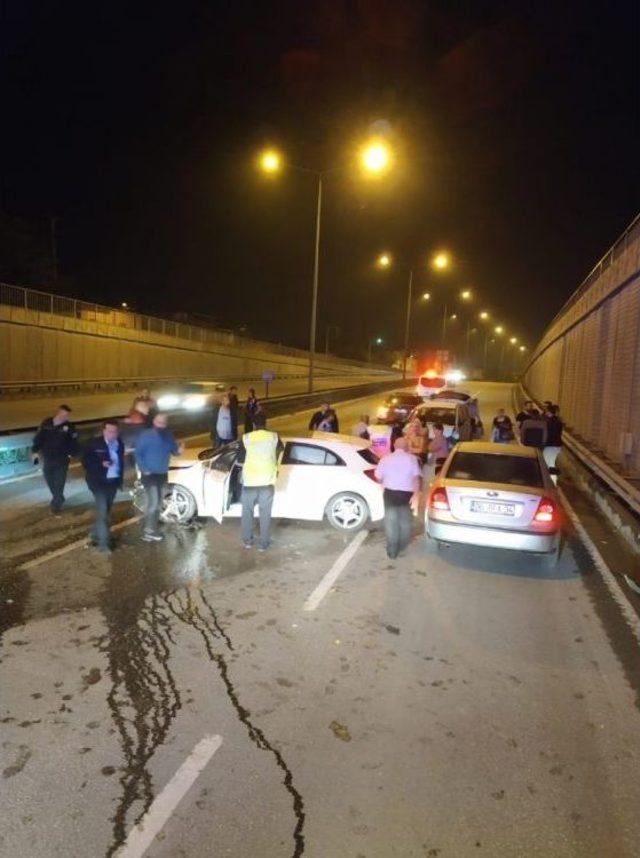 Eskişehir’de Yağışlı Hava Zincirleme Kazaya Neden Oldu