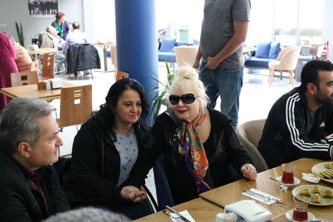 Muazzez Abacı&rsquo;dan Anlamlı Ziyaret