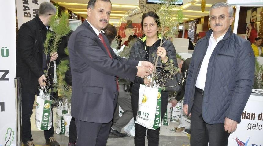 Yılbaşında Ağa&ccedil; Kesmeyip Fidan Dikecekler