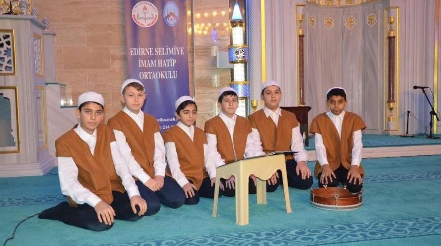 İmam Hatip &Ouml;ğrencileri &Ouml;d&uuml;llendirildi