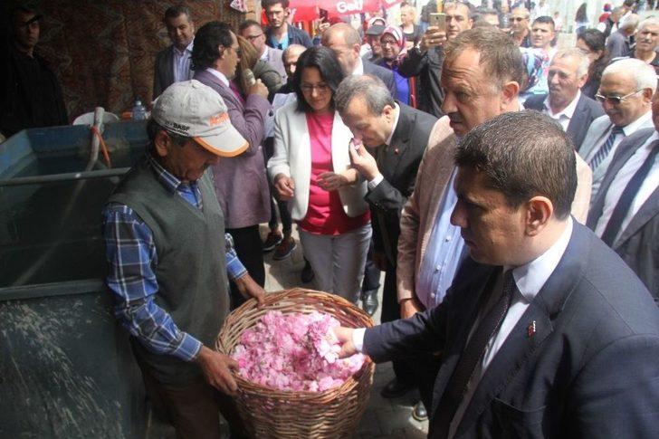 Güneykent 4. Gül Hasat Festivali Sağanak Yağışla Başladı G2
