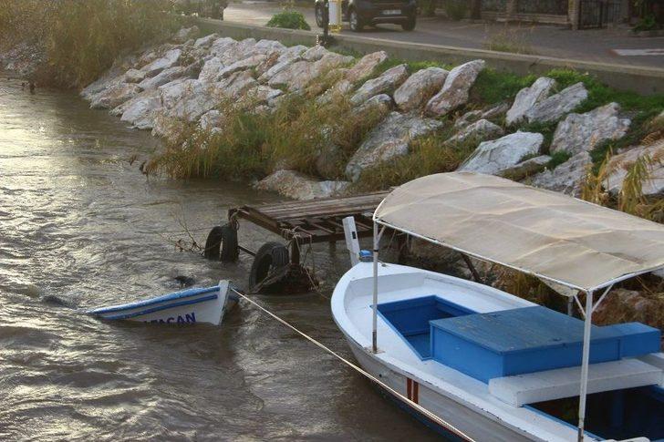 Debisi Yükselen Dereler Tekneleri Battırdı G2